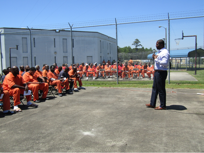 Willie Simmons speaks to inmates at the Gadsden County Jail on May 2, 2018.